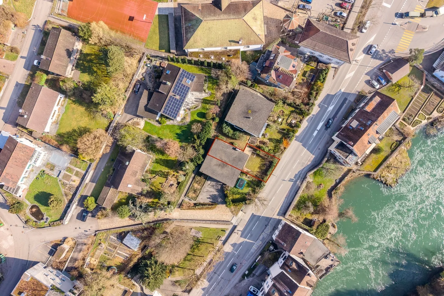 Charmante maison mitoyenne de 5,5 pièces avec une excellente répartition des espaces - Photo 2 sur 10