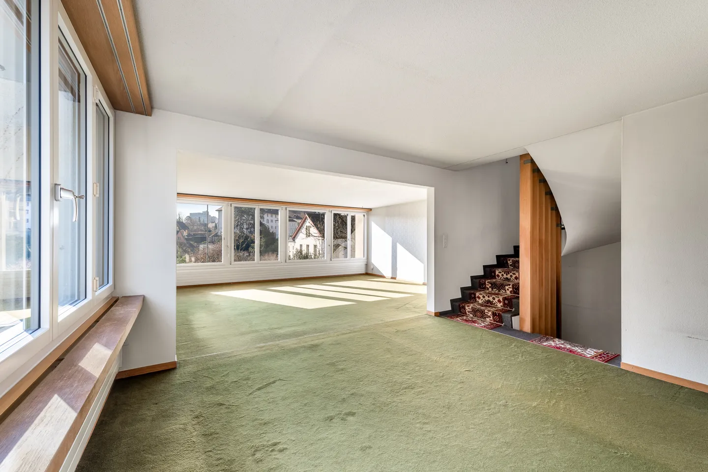 Charmante maison mitoyenne de 5,5 pièces avec une excellente répartition des espaces - Photo 4 sur 10