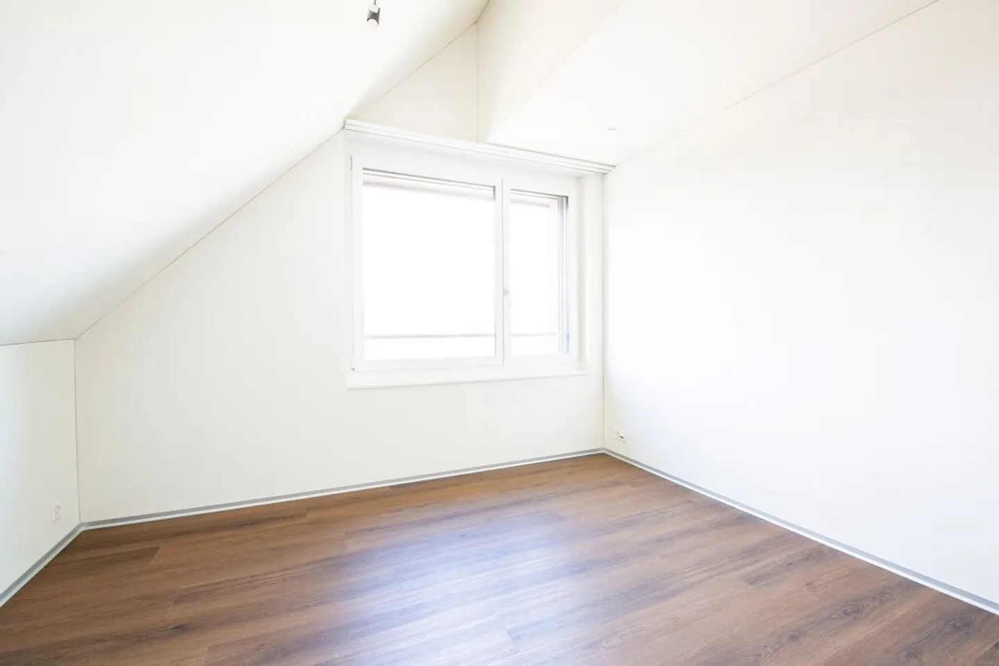 Modern Penthouse Apartment in the Heart of Nänikon - Photo 8 of 11