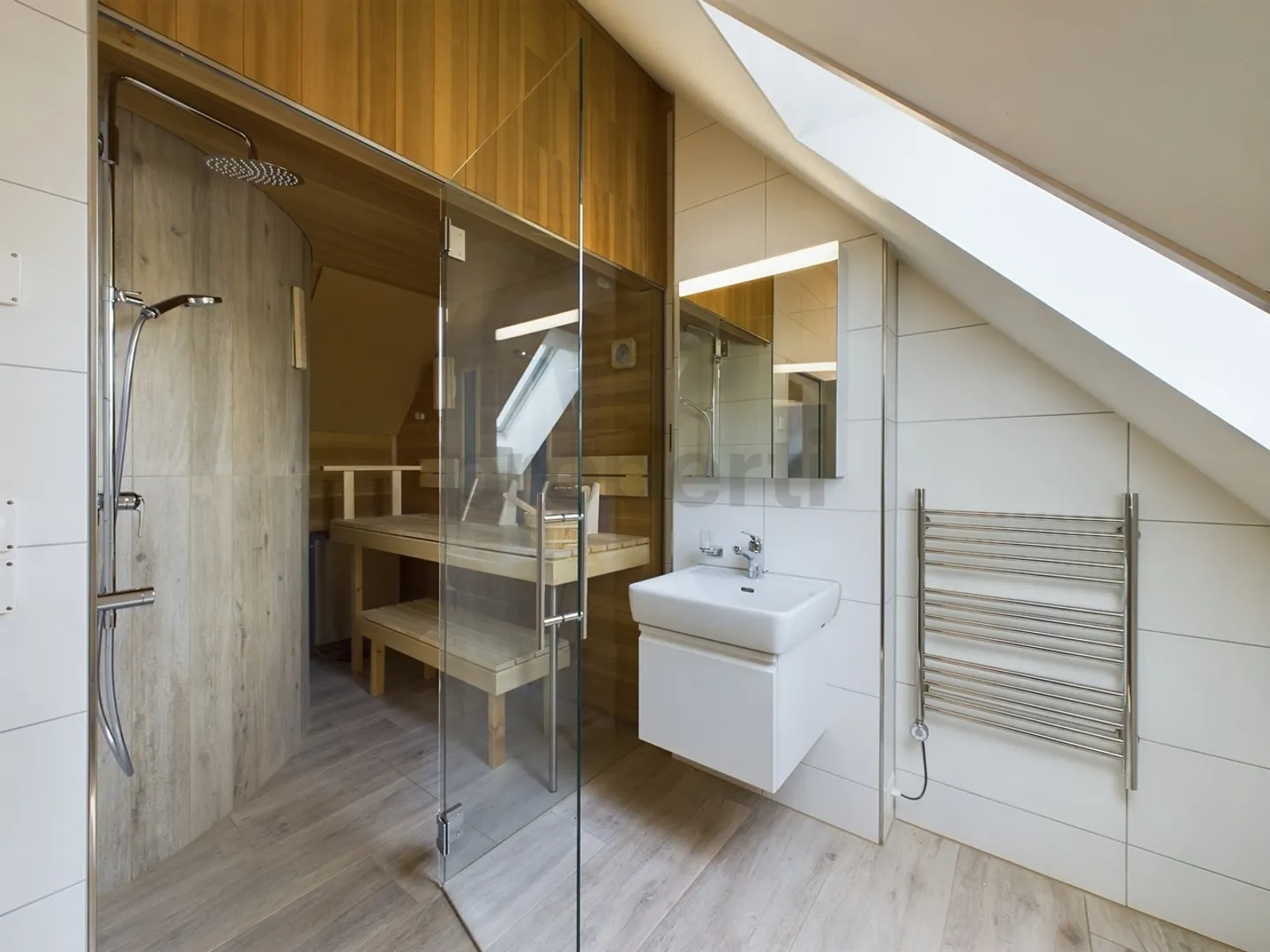 Appartement en attique spacieux de 3,5 pièces avec vue imprenable sur le lac et les montagnes à Hausen am Albis - Photo 7 sur 10