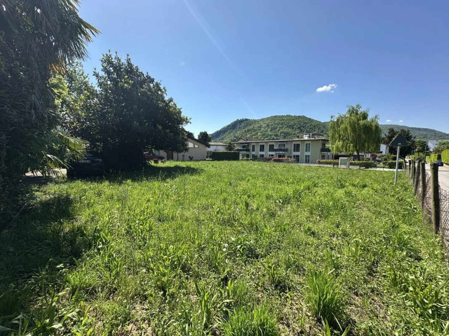 Baugrundstück von 965 m², flach, sonnig und erschlossen - Foto 3 von 6