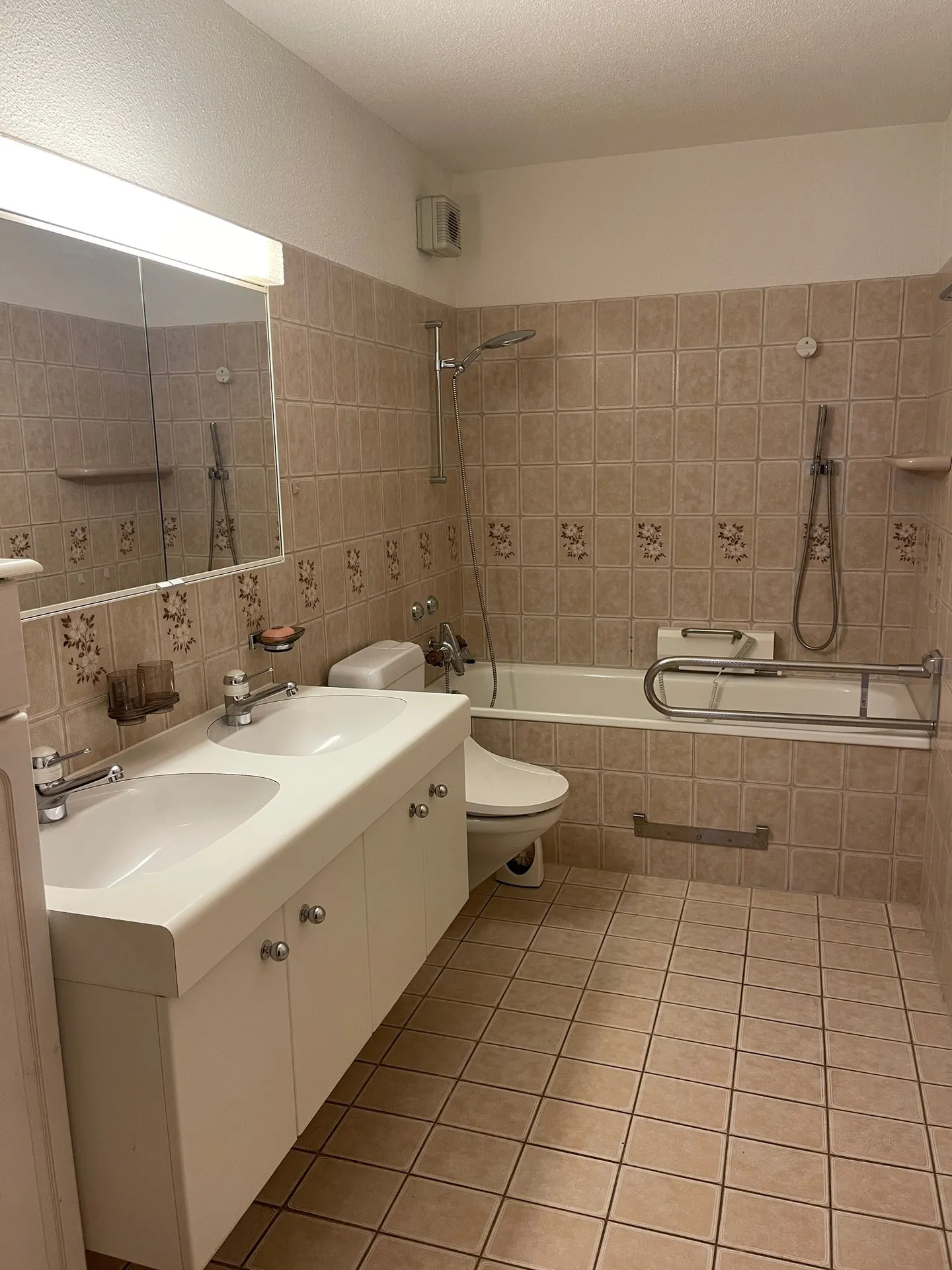 Mitten drin im Herzen von Basi - Photo 2 of 8