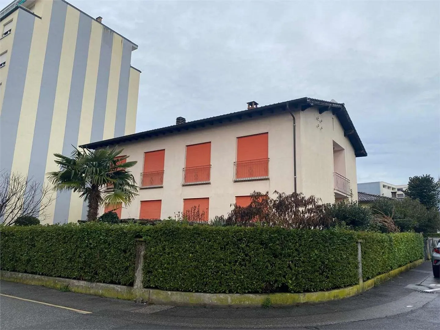 Appartement en attique de 3,5 pièces à Balerna à rénover - Photo 1 sur 13