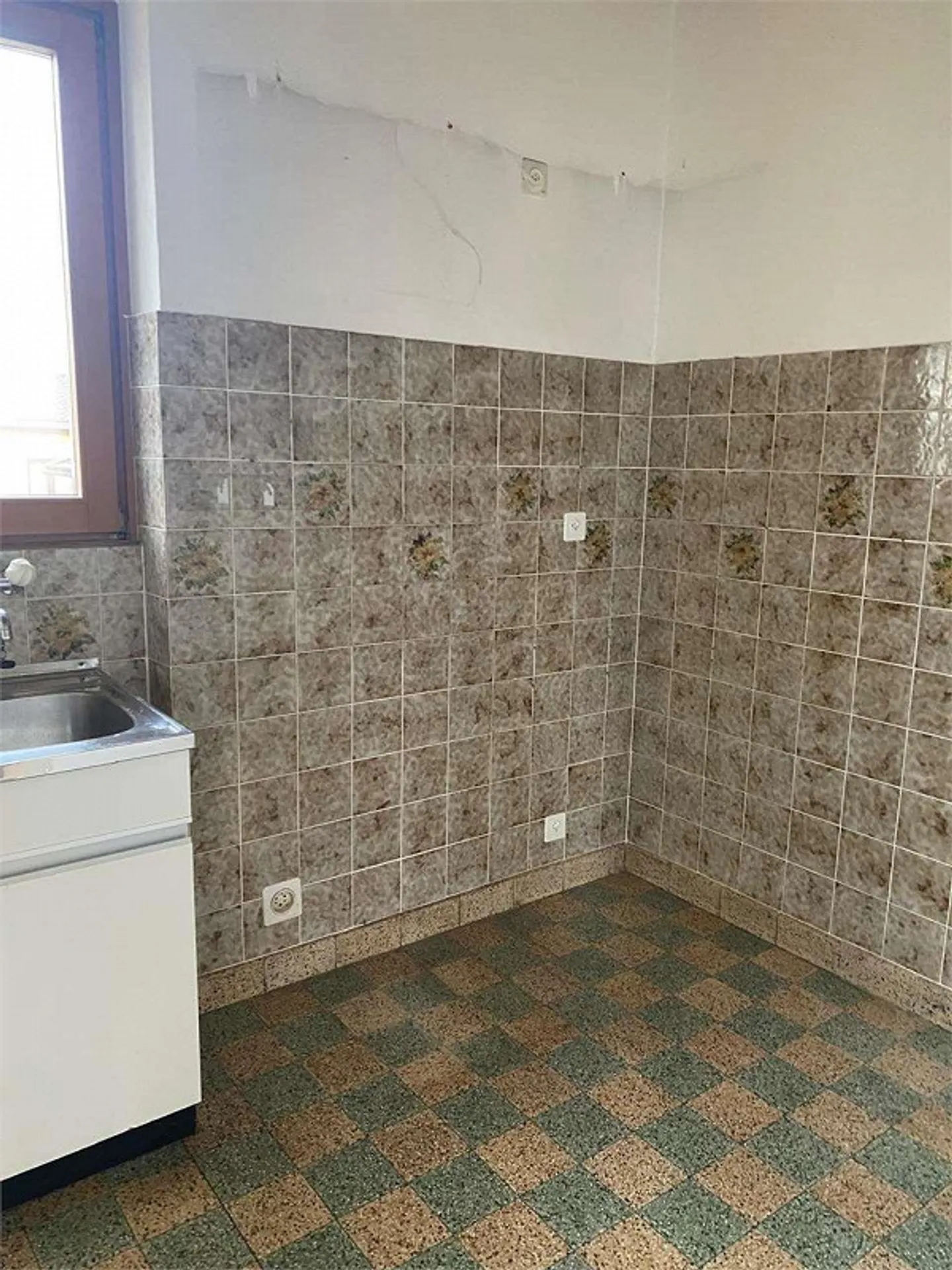 Appartement en attique de 3,5 pièces à Balerna à rénover - Photo 7 sur 13
