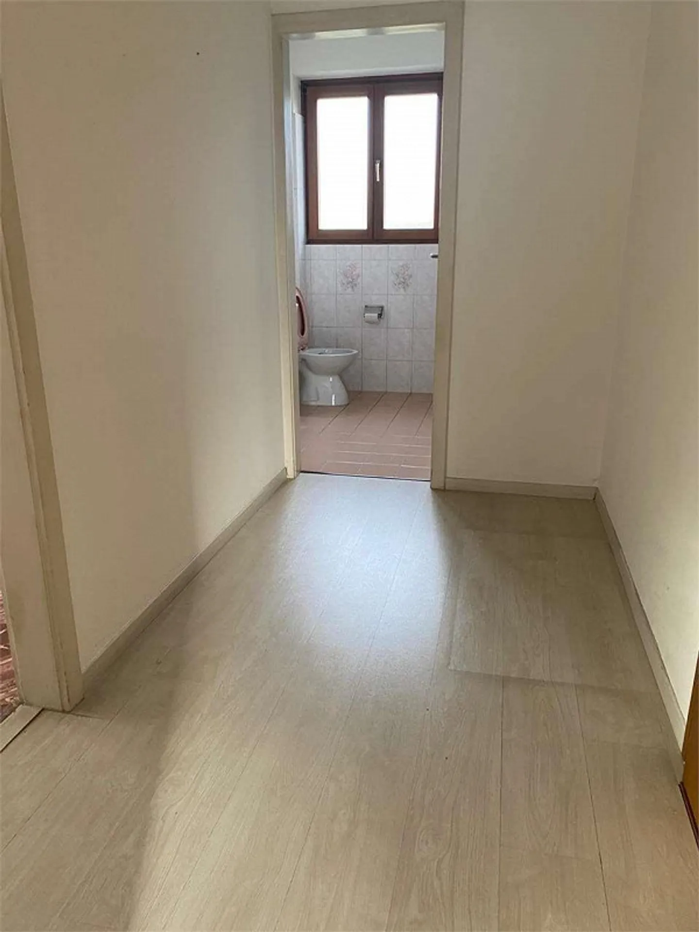 Appartement en attique de 3,5 pièces à Balerna à rénover - Photo 11 sur 13