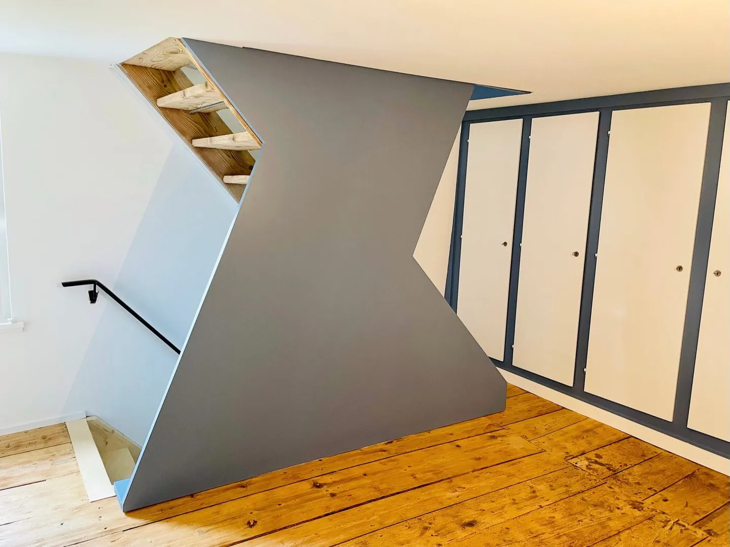 Charming House Section in Central Location - Photo 6 of 12