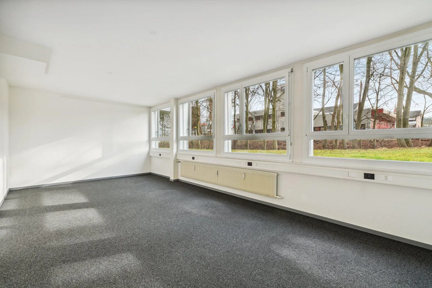 Ampie superfici per uffici a Oberwil - Foto 6 di 10