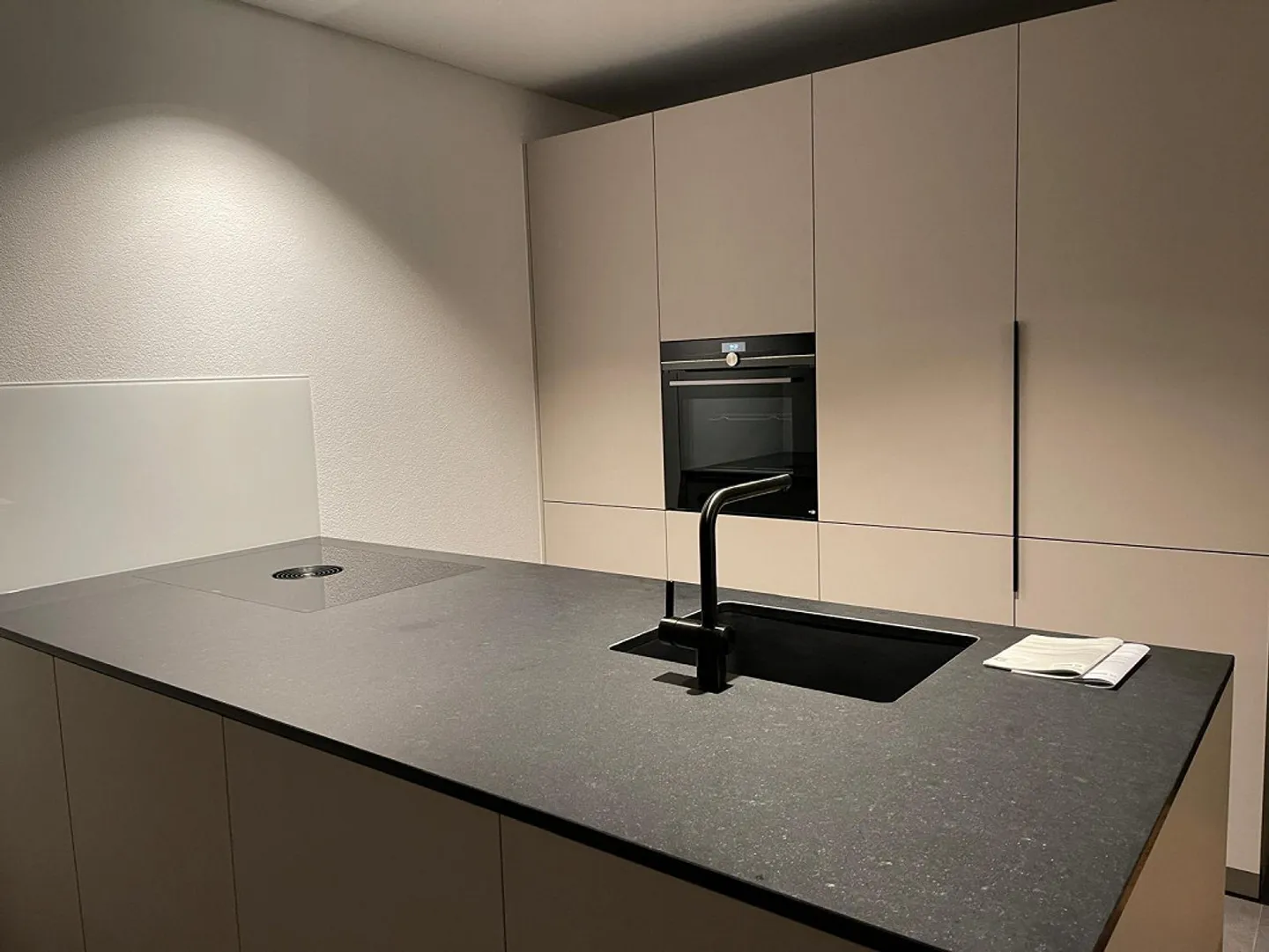 Moderne 3.5-Zimmer-Wohnung (Eigentumsstandard) - Foto 1 von 10