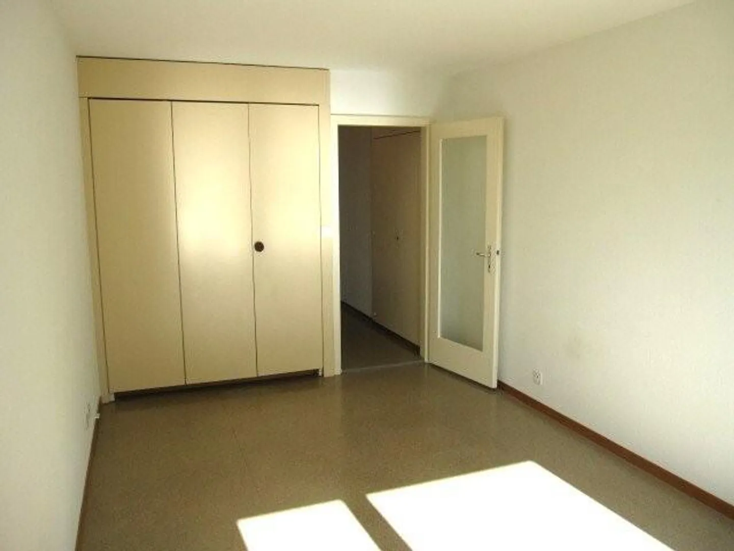 St. Gallen - Center - 10 minutes walk to the main train station - Photo 3 of 6