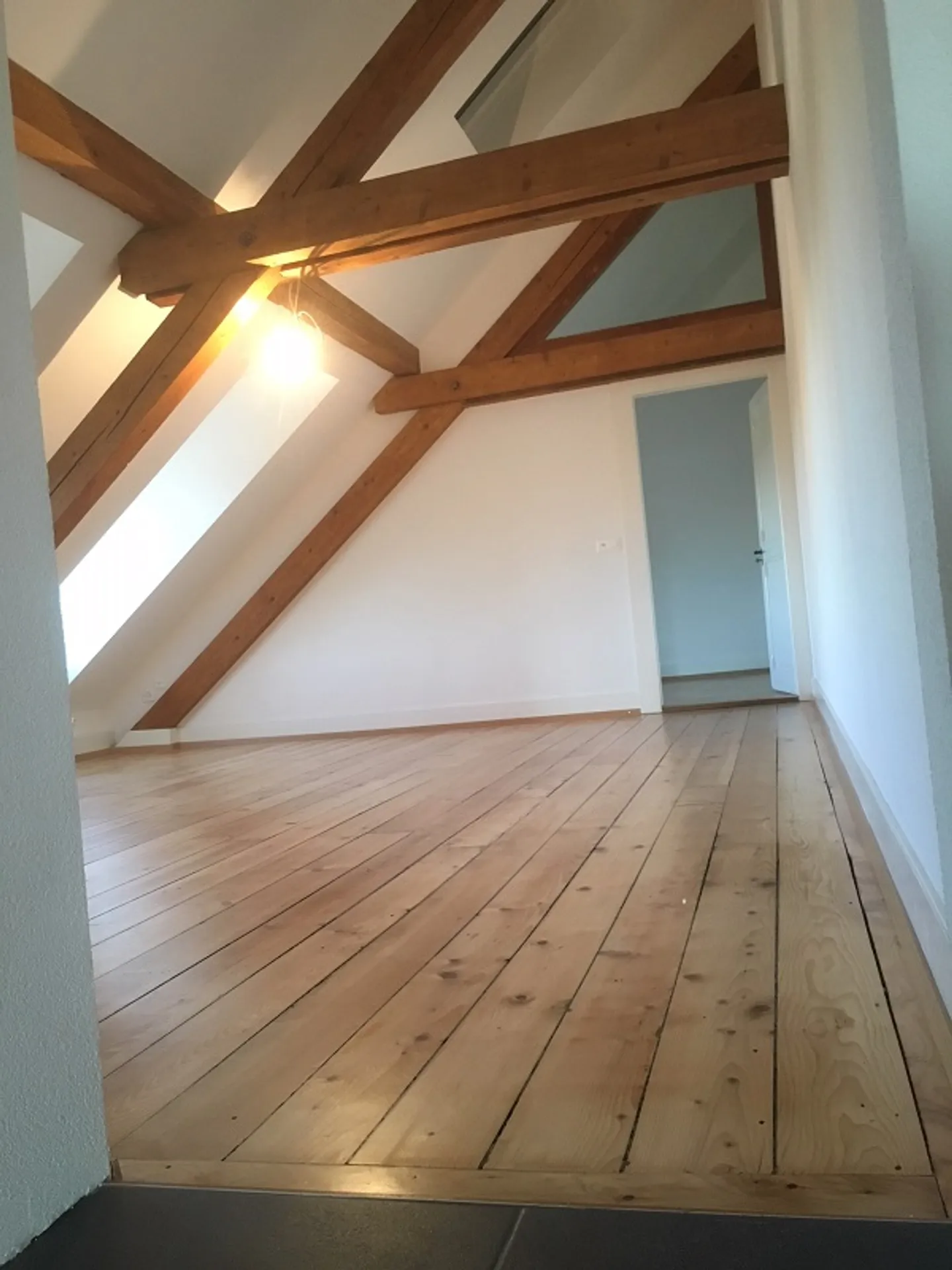Dachgeschoss 4.5 Zimmer - Foto 11 von 13
