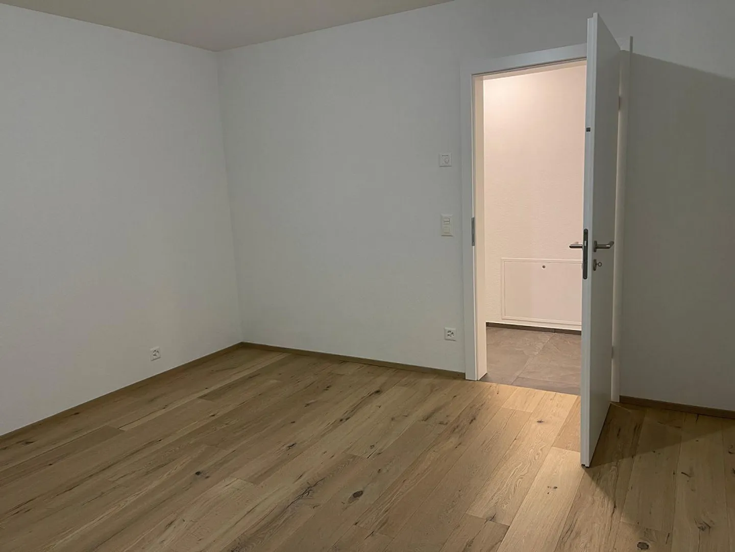 Moderne 3.5-Zimmer-Wohnung (Eigentumsstandard) - Foto 8 von 10