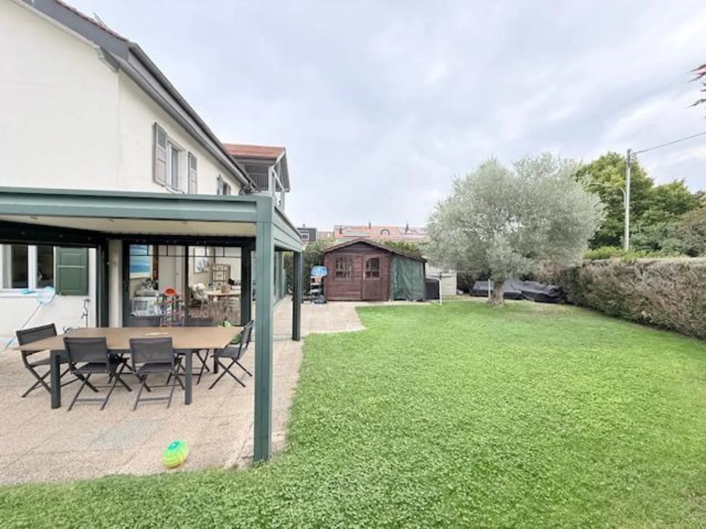 Duplex for sale - Photo 1 of 6