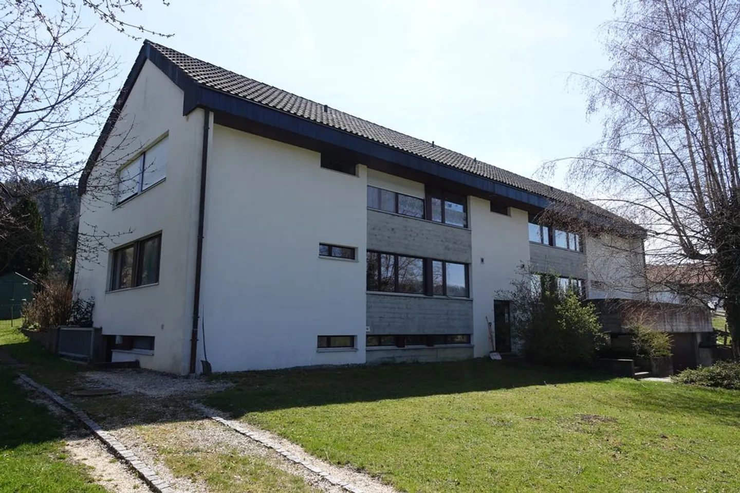 Sornetan - Immeuble locatif avec 5 appartements et 2 garages doubles - Photo 1 sur 8