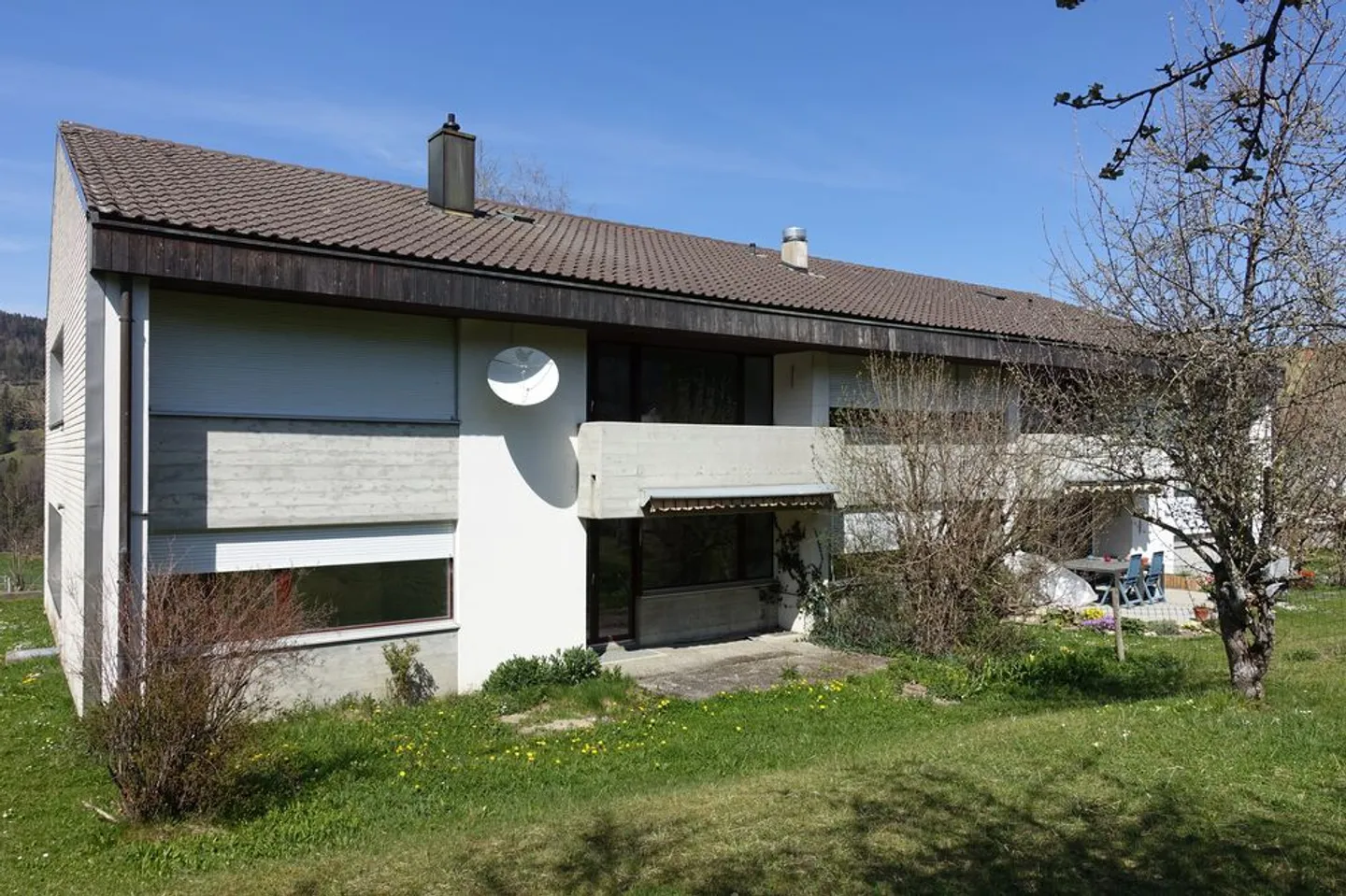 Sornetan - Immeuble locatif avec 5 appartements et 2 garages doubles - Photo 2 sur 8