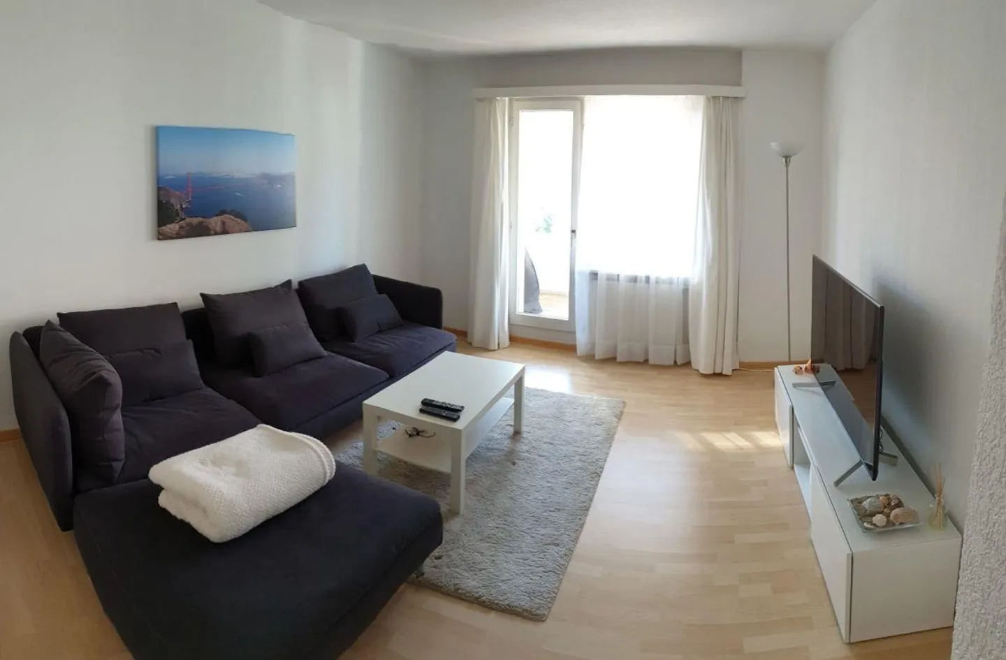 Appartamento affascinante di 2,5 stanze con balcone e vista - Foto 3 di 10