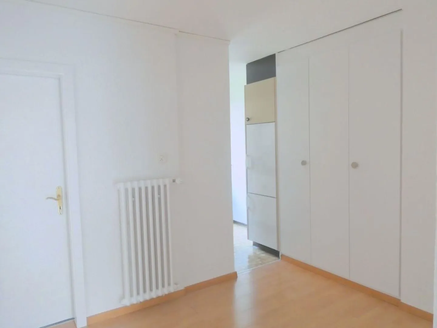 Appartamento affascinante di 2,5 stanze con balcone e vista - Foto 4 di 10