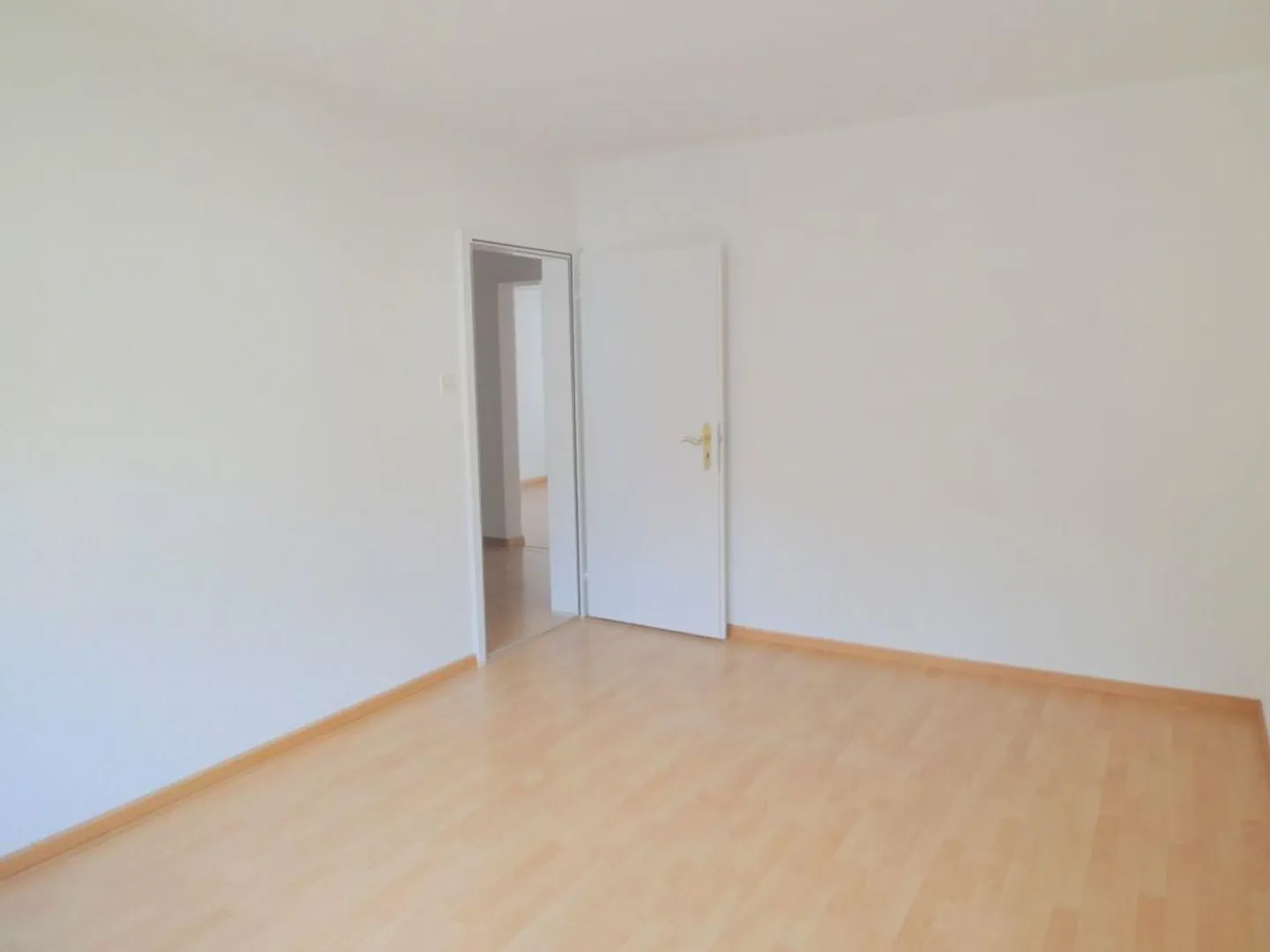 Appartamento affascinante di 2,5 stanze con balcone e vista - Foto 8 di 10