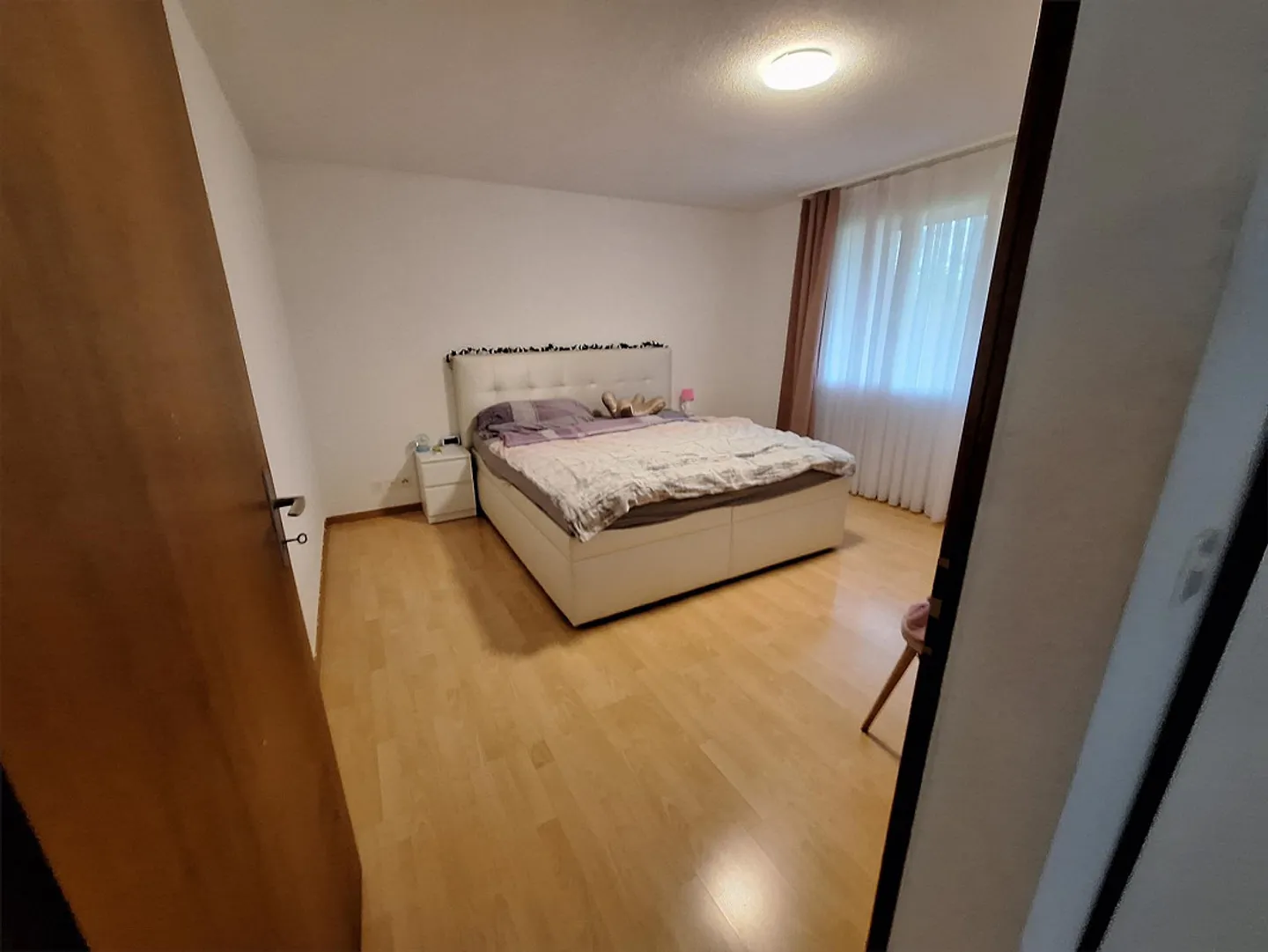 Bright and spacious 4.5-room apartment with balcony in greenery - Photo 6 of 8