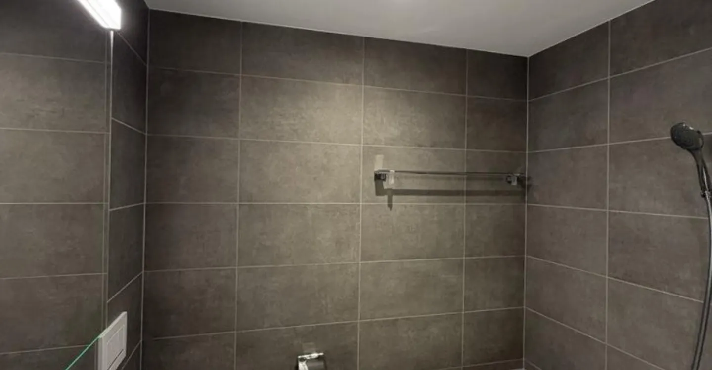 Charmante appartement 3.5 pièces avec espace jardin à Oberbipp - Photo 6 sur 7