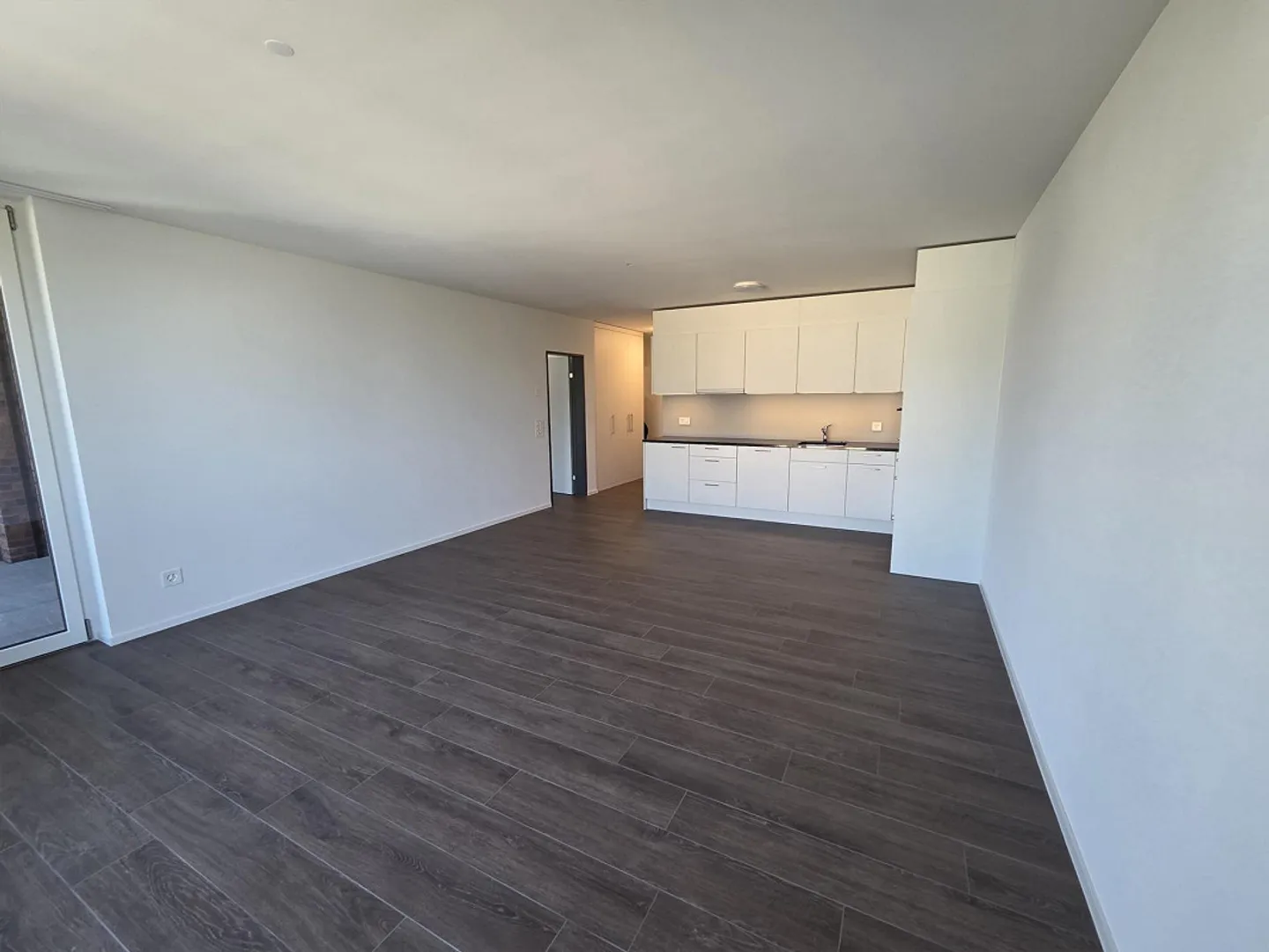 Newly built 2.5 room apartment - Photo 2 of 8