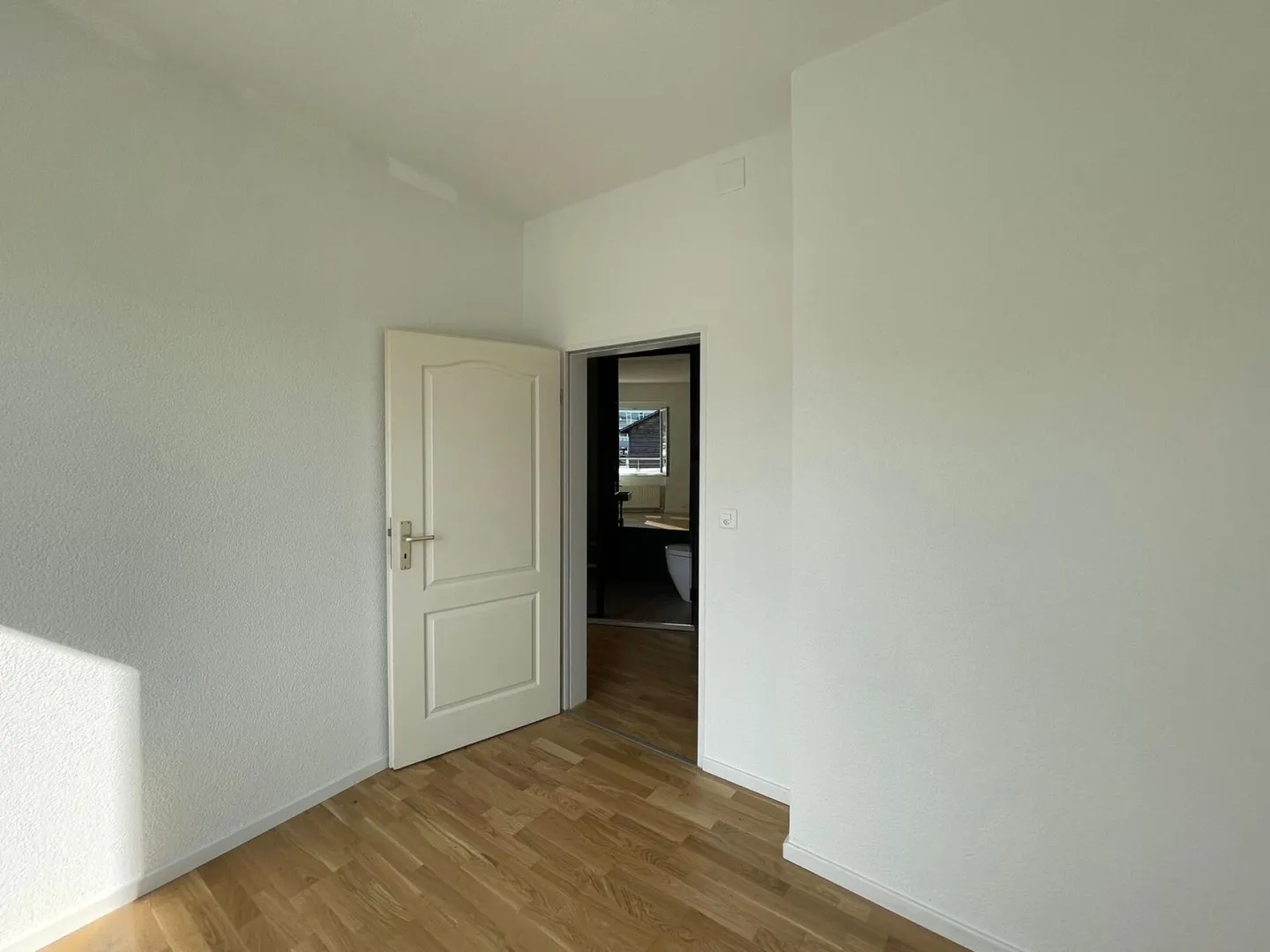 Vivere con stile a Emmen: Appartamento ristrutturato con 3 stanze - Foto 4 di 12