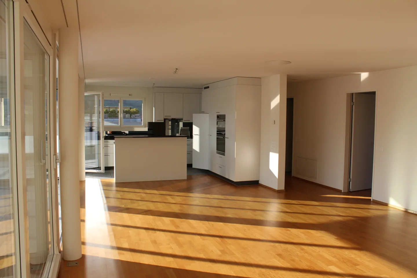 Appartement en attique avec vue grandiose et beaucoup de lumière - Photo 2 sur 12