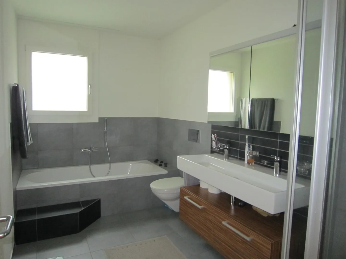 Appartement en attique avec vue grandiose et beaucoup de lumière - Photo 4 sur 12