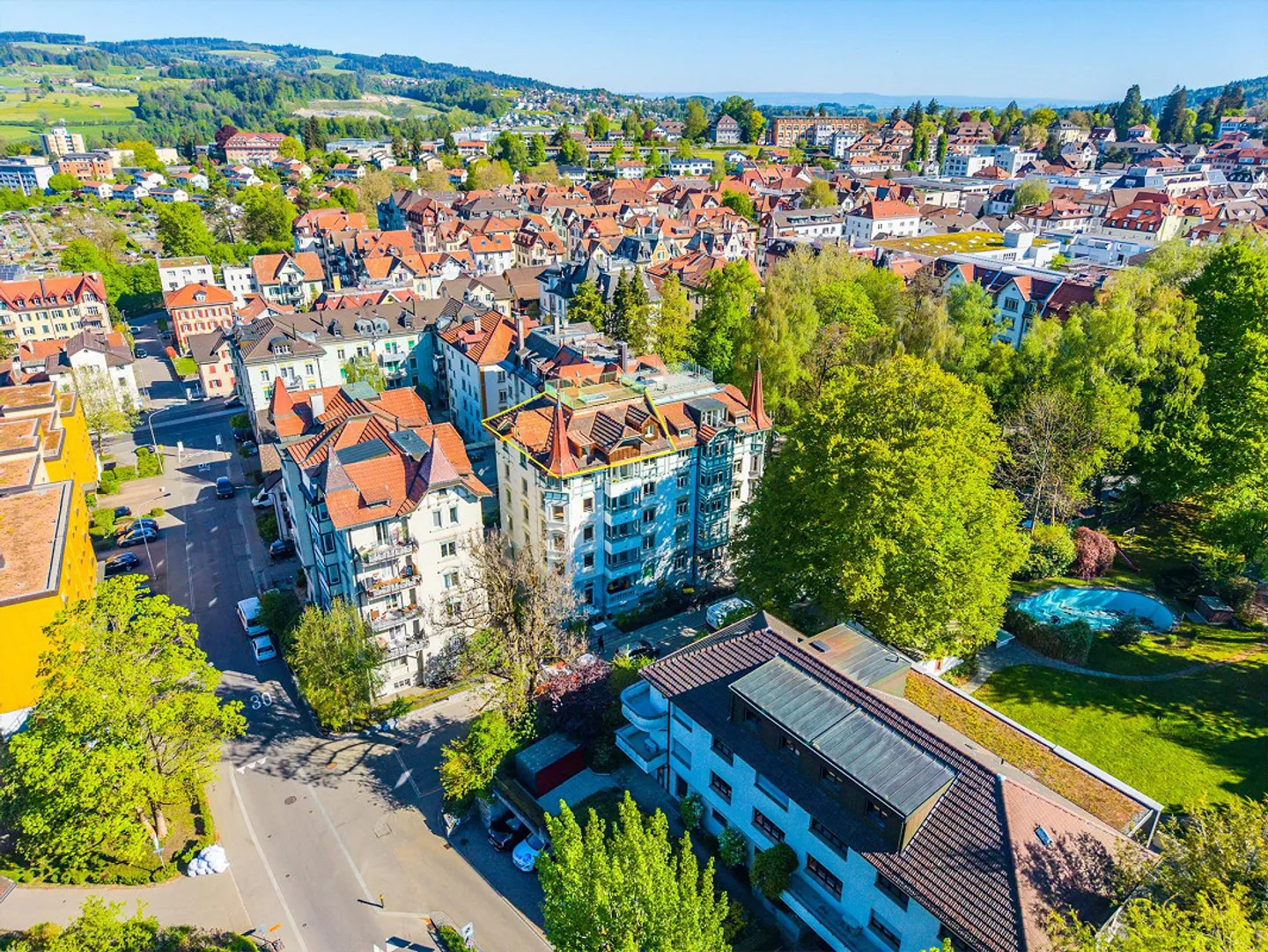 Vivere in attico esclusivo con ascensore privato e terrazza panoramica - Foto 1 di 21
