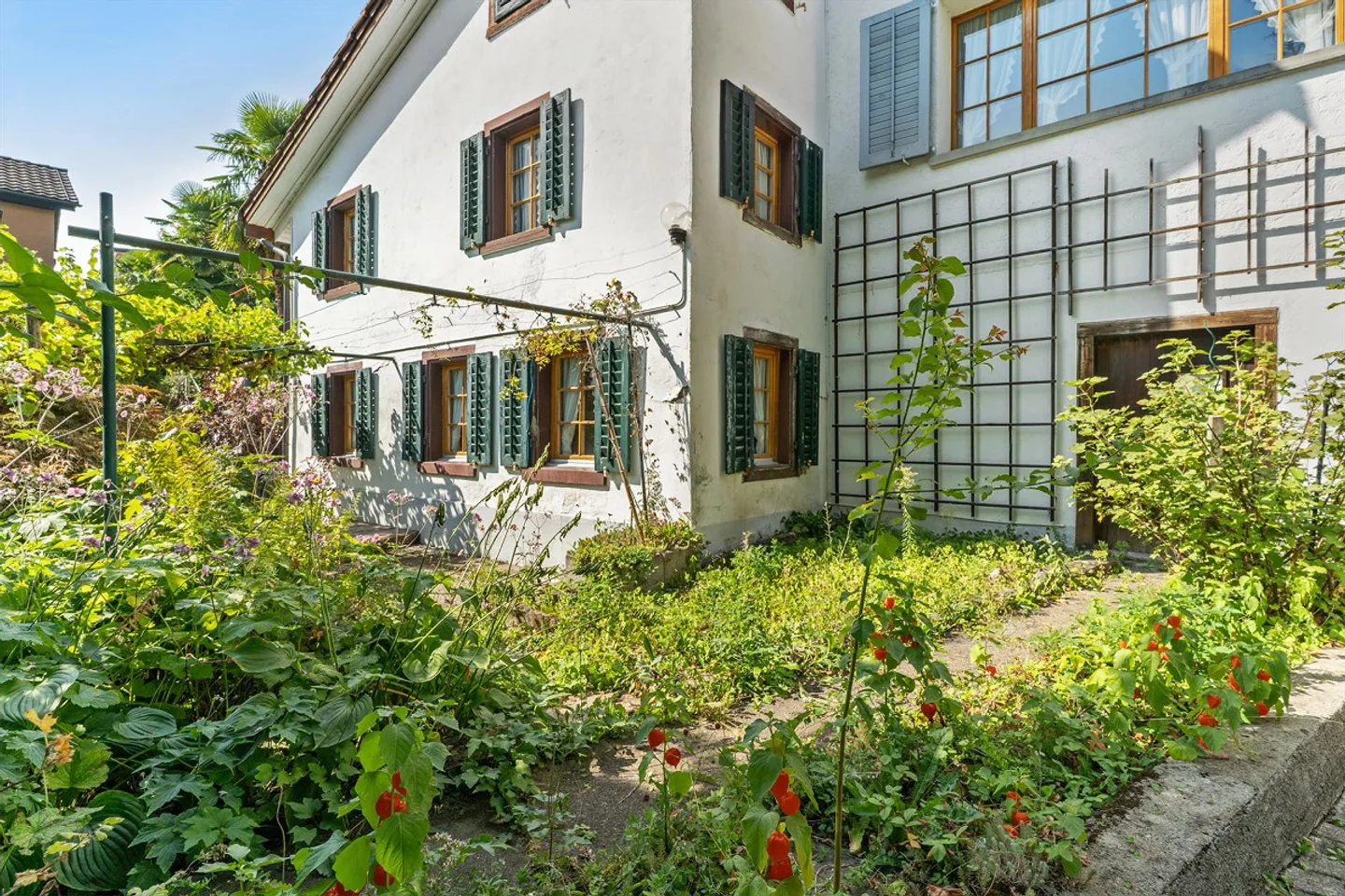 Zentral gelegenes Flarzhaus mit Gartenflair - Foto 1 von 4