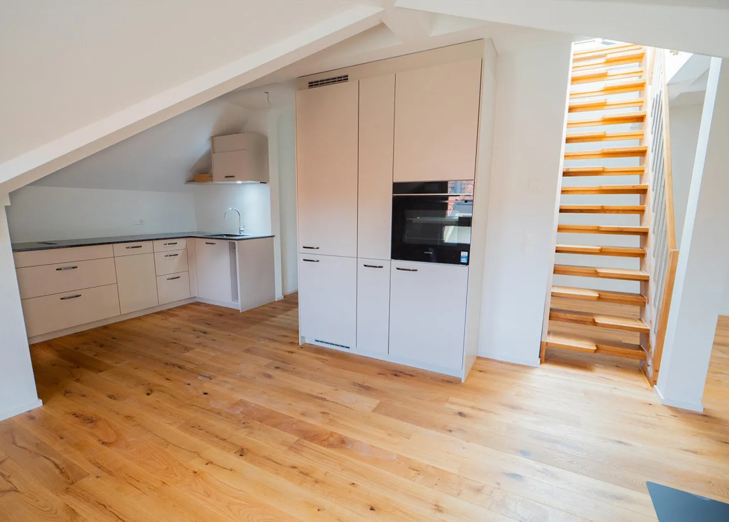 Vivere in attico esclusivo con ascensore privato e terrazza panoramica - Foto 10 di 21