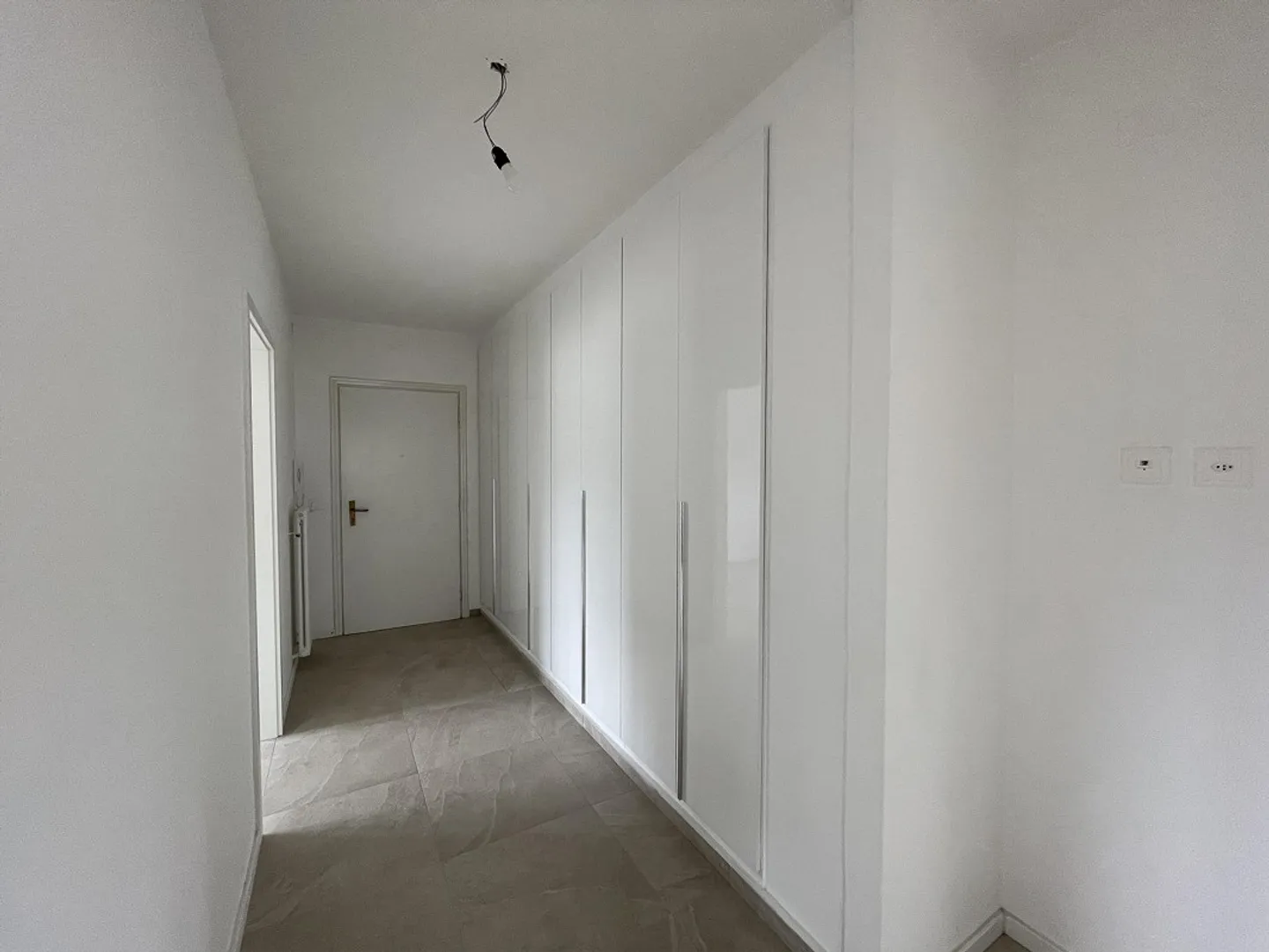 4.5-ZIMMER-WOHNUNG MIT OFFENEM BLICK INS GRÜNE - Foto 2 von 8