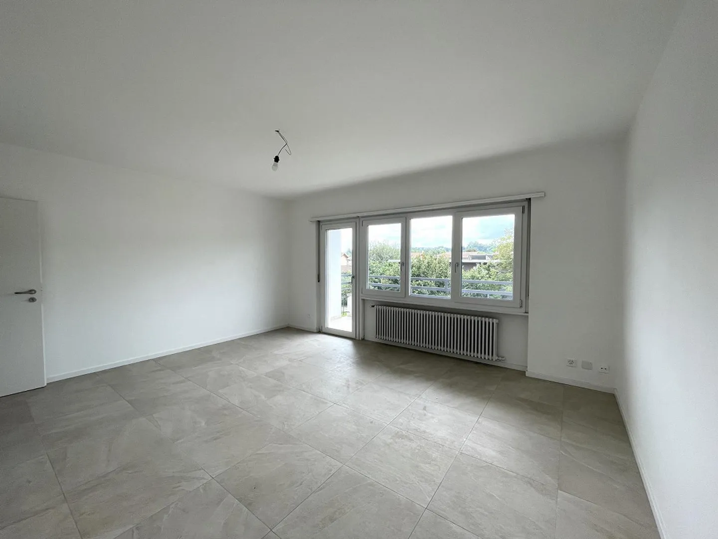 4.5-ZIMMER-WOHNUNG MIT OFFENEM BLICK INS GRÜNE - Foto 4 von 8
