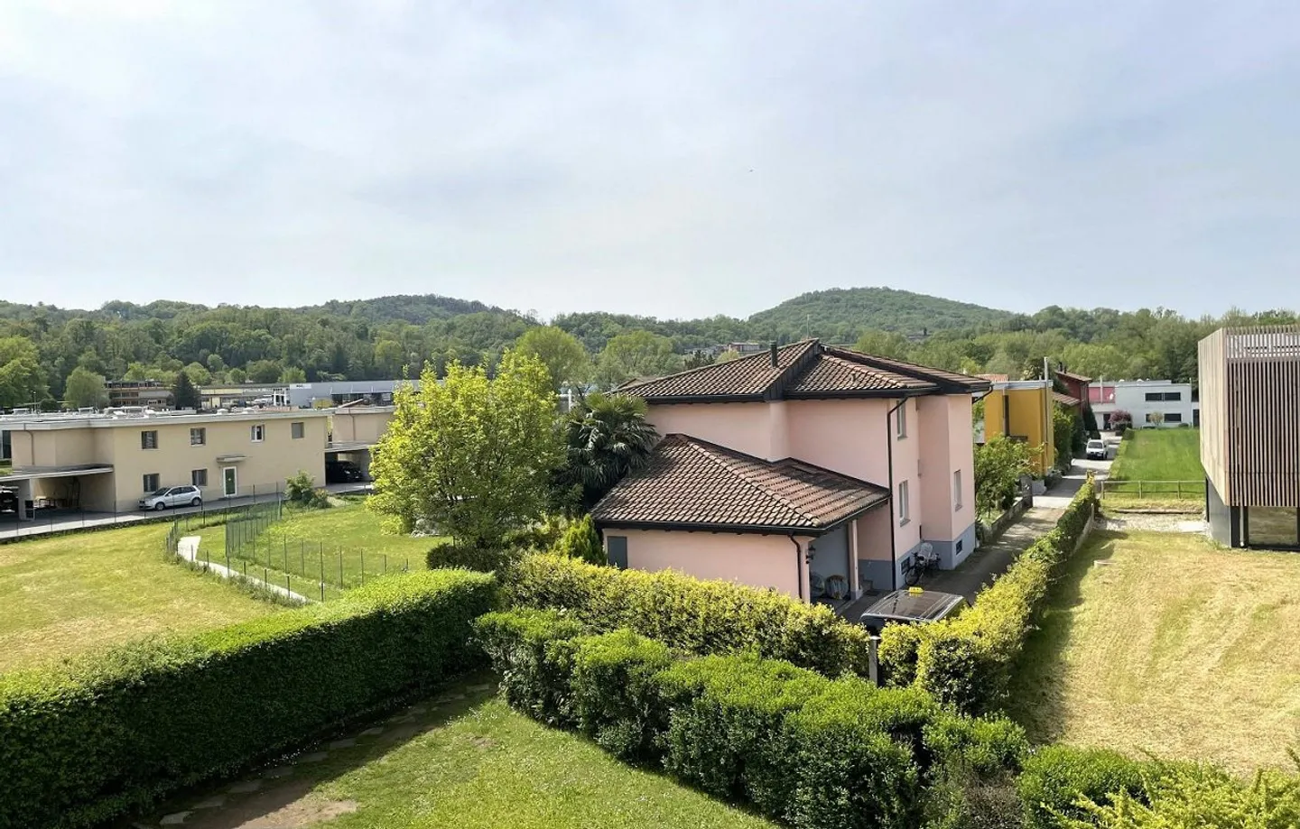 4.5-ZIMMER-WOHNUNG MIT OFFENEM BLICK INS GRÜNE - Foto 7 von 8