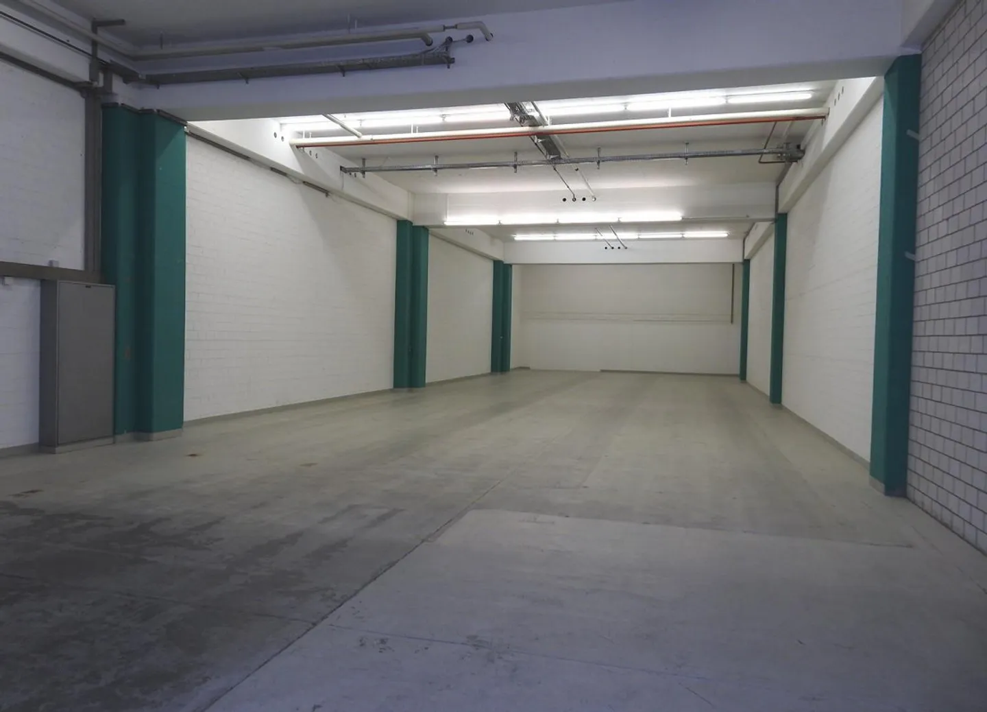 Salle commerciale multifonctionnelle avec plus de 5 mètres de hauteur sous plafond - Photo 6 sur 6