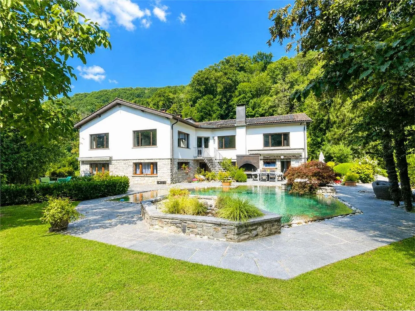 Villa with pool between Lake Lugano and Lake Maggiore - Photo 6 of 12