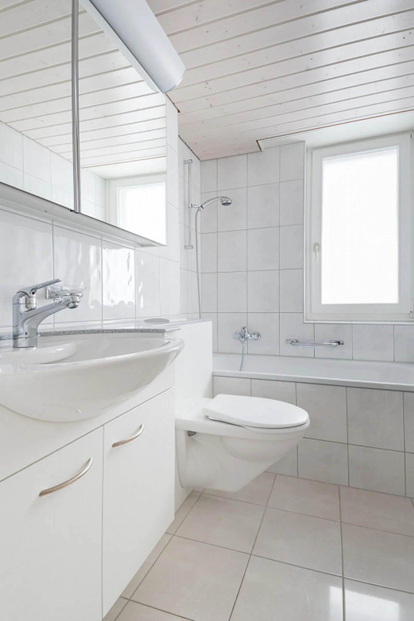 Vicino alla stazione e al campus FHNW! Cucina e bagno moderni! - Foto 5 di 11