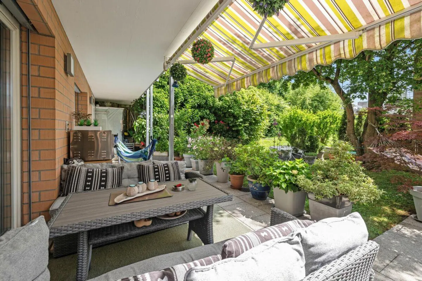 Modern Living on Two Floors with Courtyard and Seating Area - Photo 6 of 15