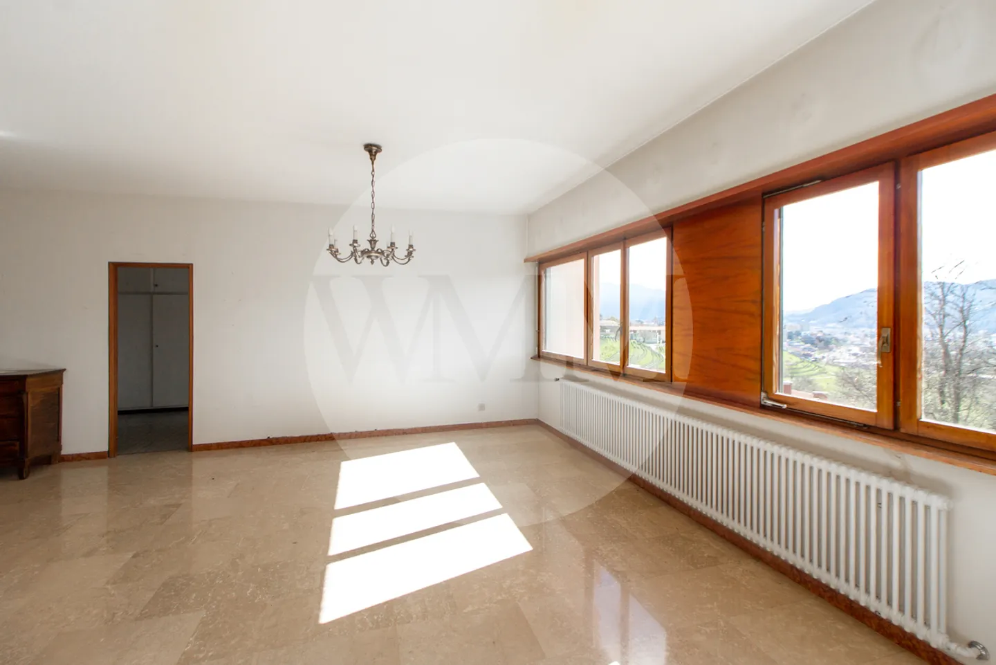 AMPIO E LUMINOSO 5 LOCALI CON BELLA VISTA APERTA - Foto 4 di 5