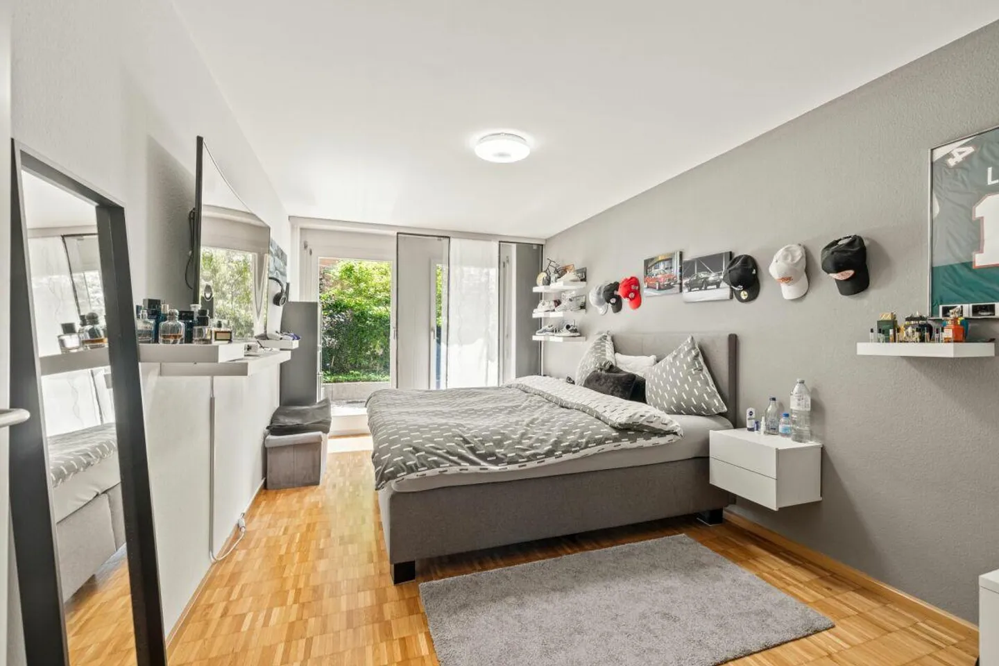 Modern Living on Two Floors with Courtyard and Seating Area - Photo 12 of 15