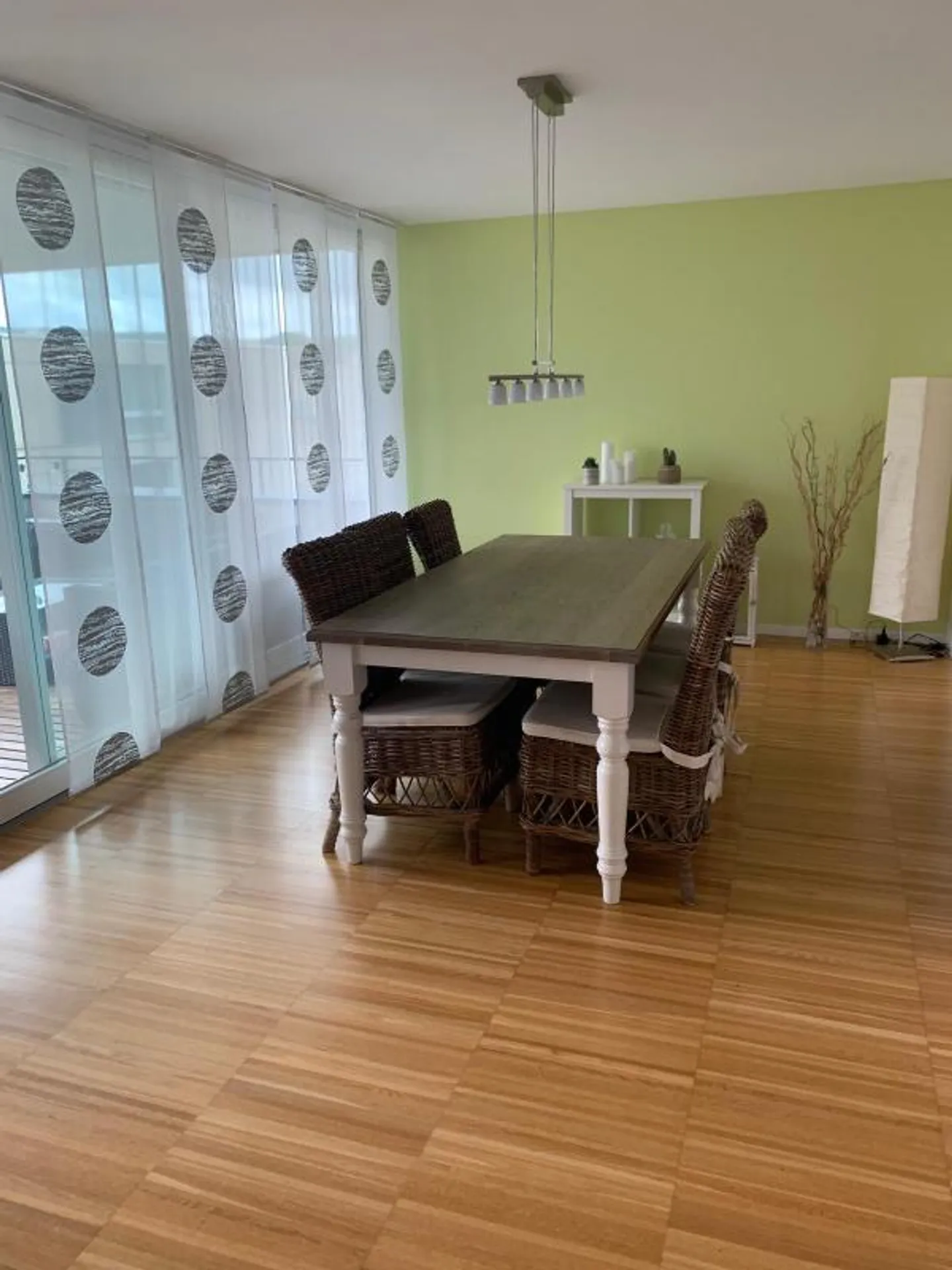 Camera in appartamento condiviso - Foto 2 di 4