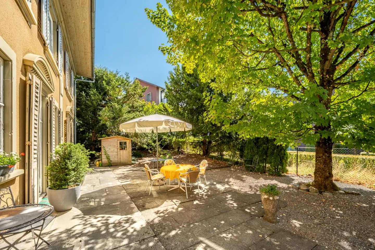 Lenzburg: City Villa with Surroundings - Photo 3 of 9