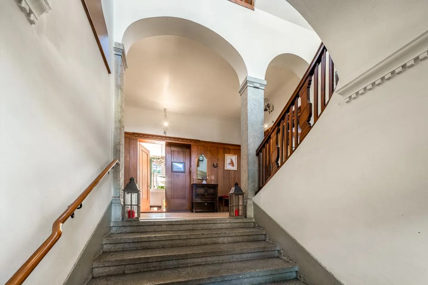 Lenzburg: City Villa with Surroundings - Photo 4 of 9