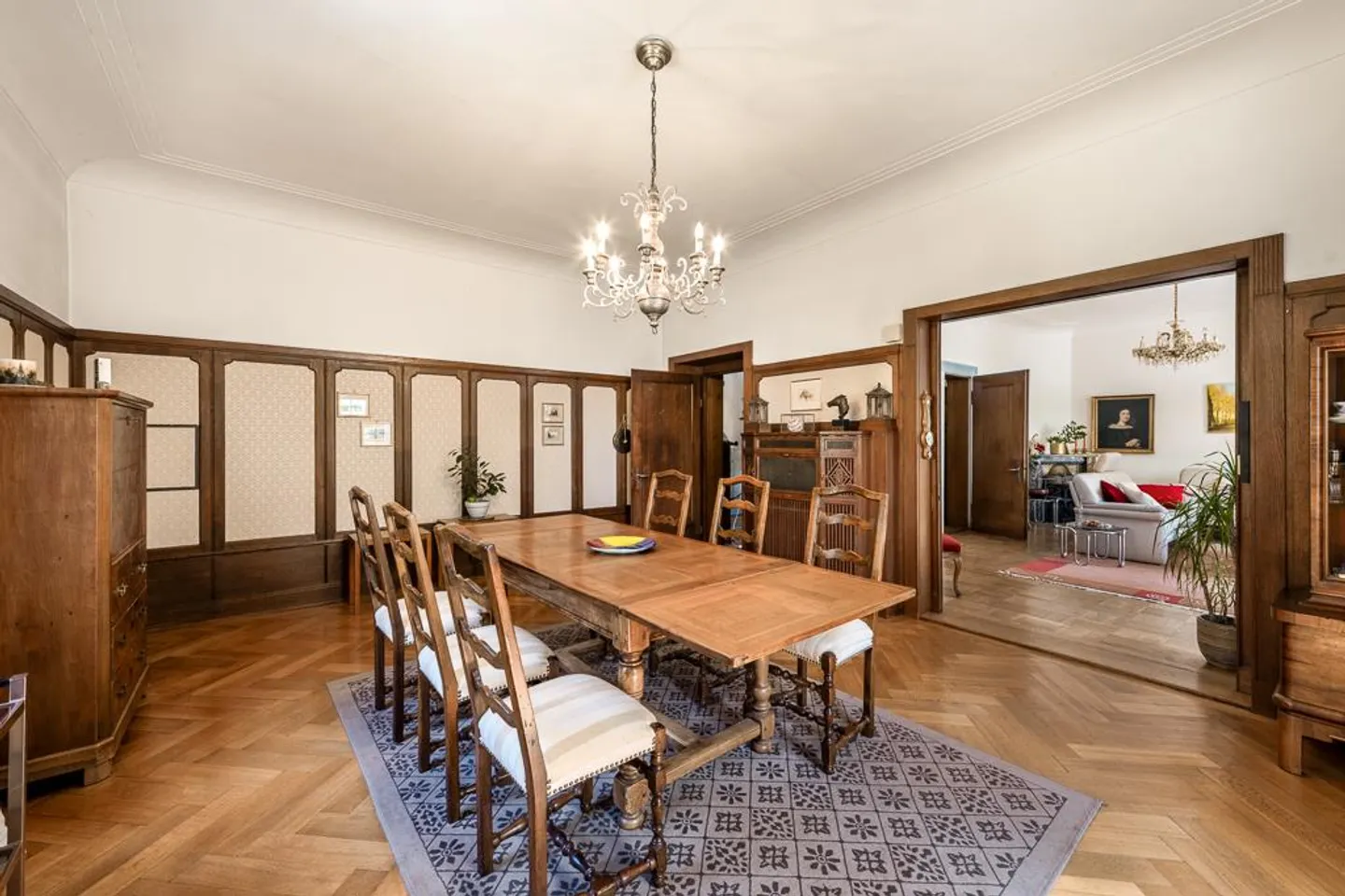 Lenzburg: City Villa with Surroundings - Photo 7 of 9