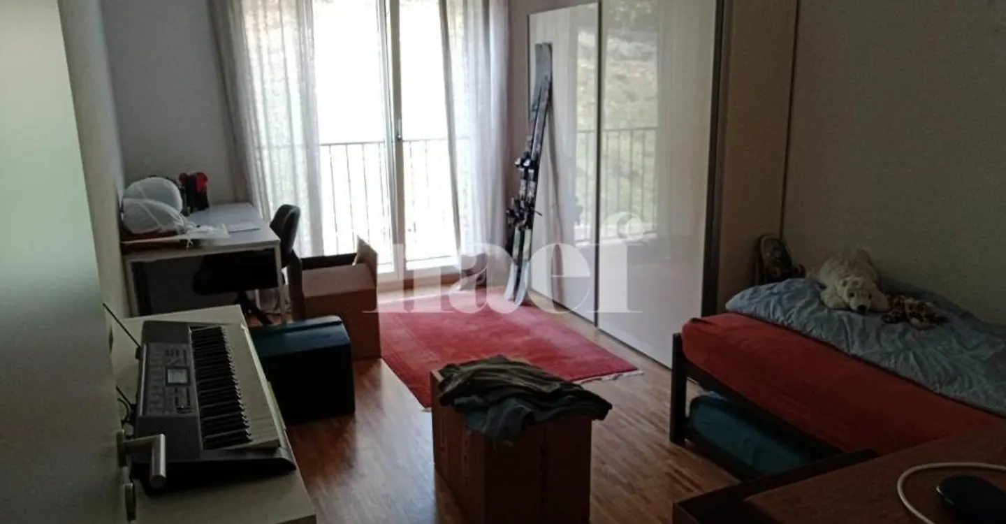 Appartement spacieux avec terrasse - Photo 5 sur 8