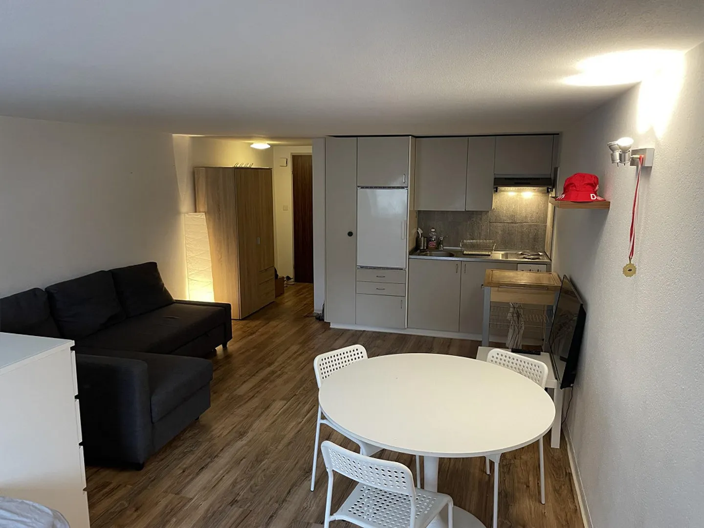 Appartement lumineux de 1,5 pièce dans la vieille ville de Chur - Photo 2 sur 8
