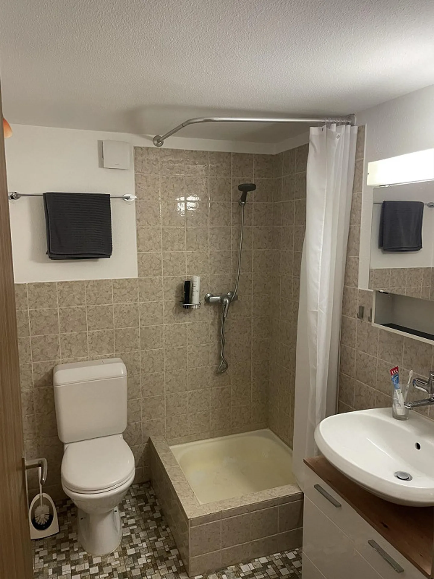 Appartement lumineux de 1,5 pièce dans la vieille ville de Chur - Photo 6 sur 8