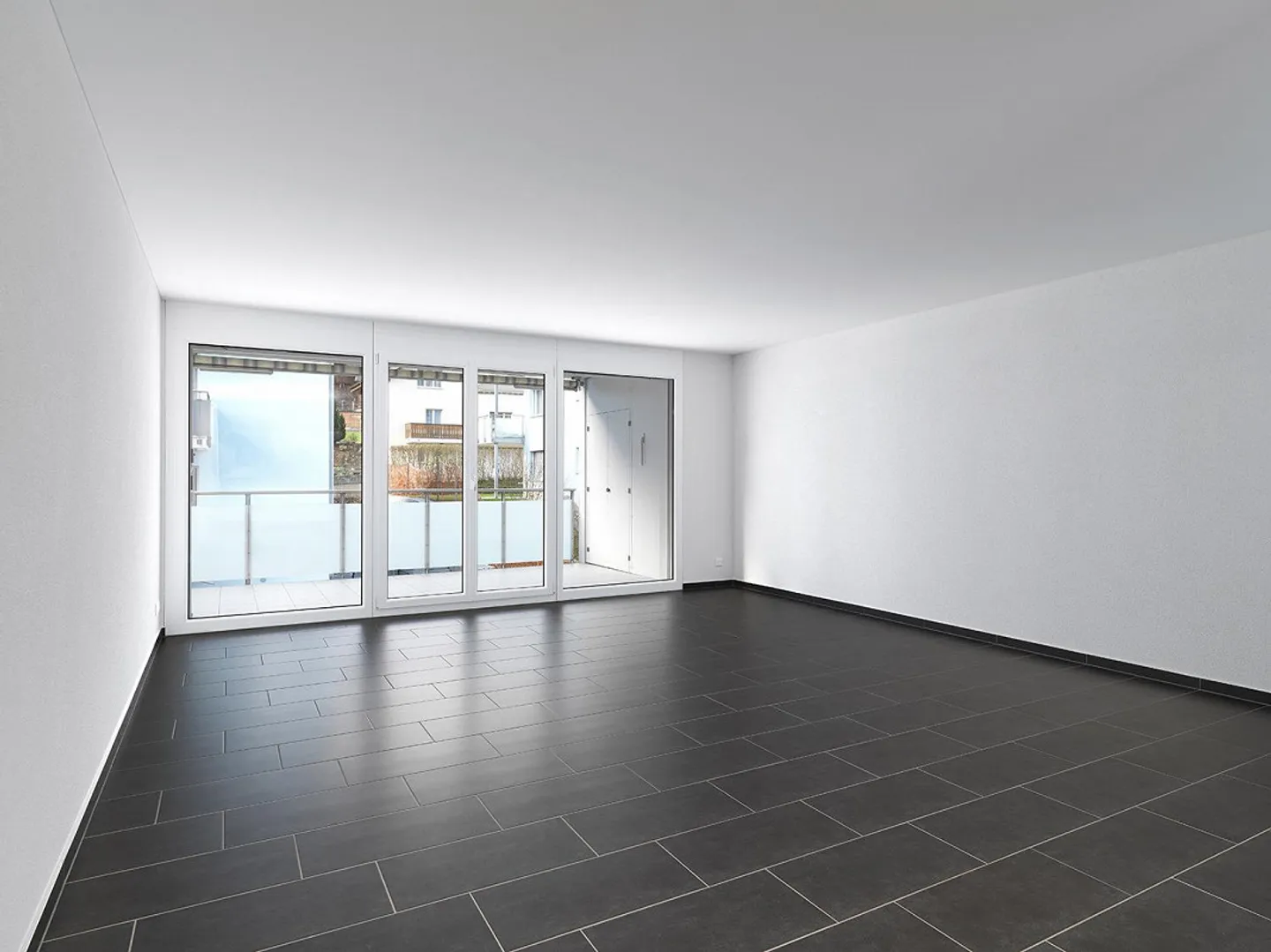 Spacious 4.5-room apartment - Photo 3 of 6