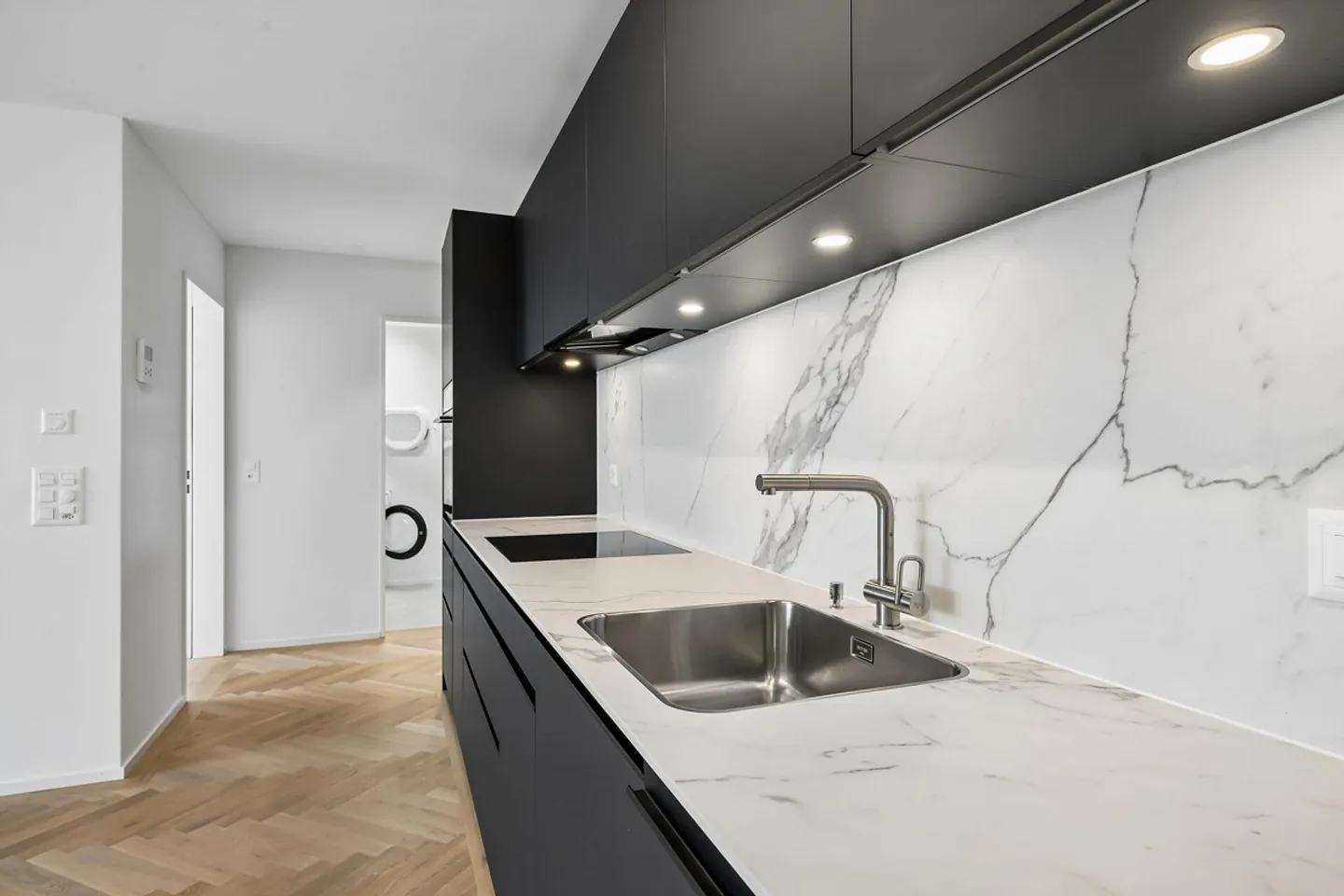 Licht, Ruhe und Weitsicht – moderne Attikawohnung in Russikon - Photo 2 sur 13