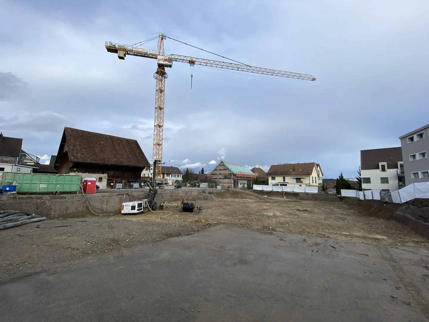 Appartamento mansardato di 4 1/2 stanze con loggia e soffitta - Foto 3 di 11