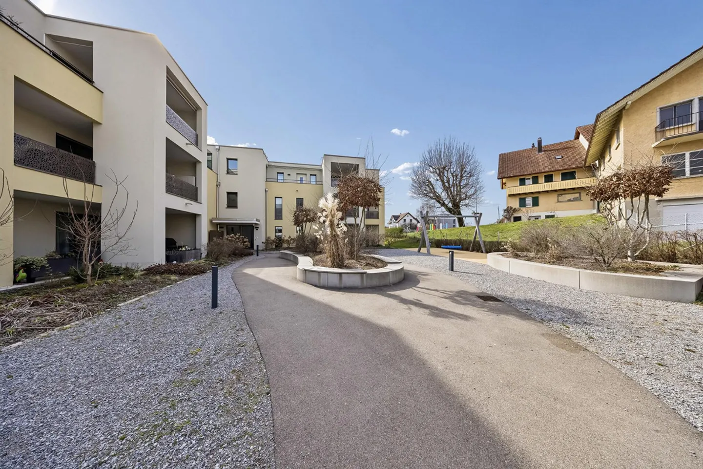 Licht, Ruhe und Weitsicht – moderne Attikawohnung in Russikon - Photo 11 sur 13